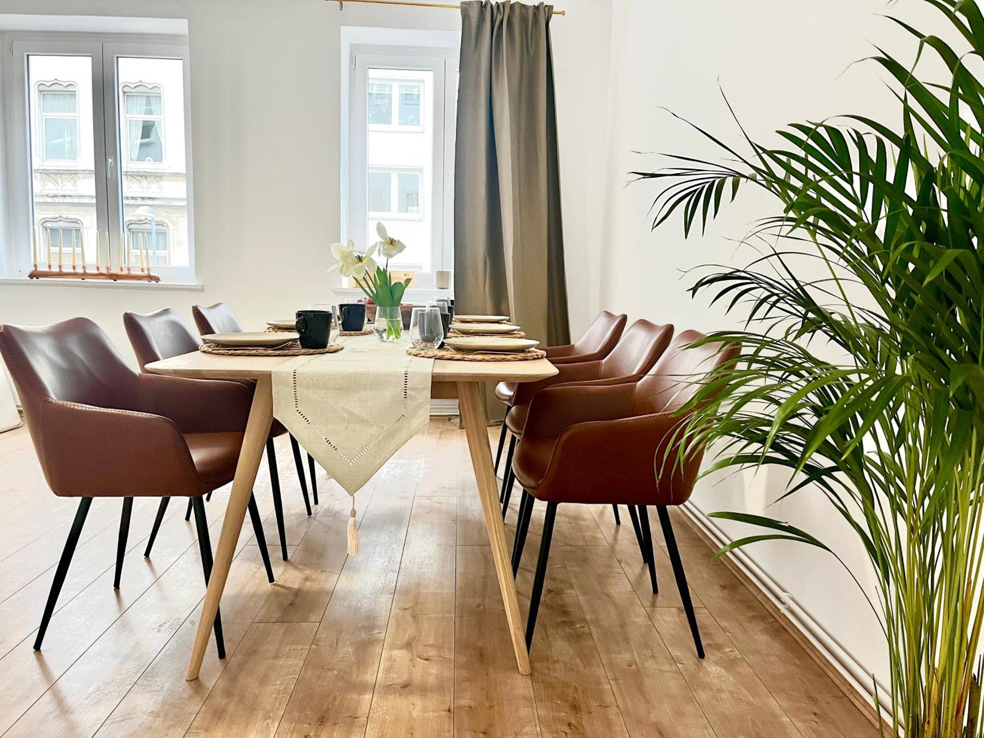 Design - Parking - Kingsize-bett - 2x Bad - Zentrum *